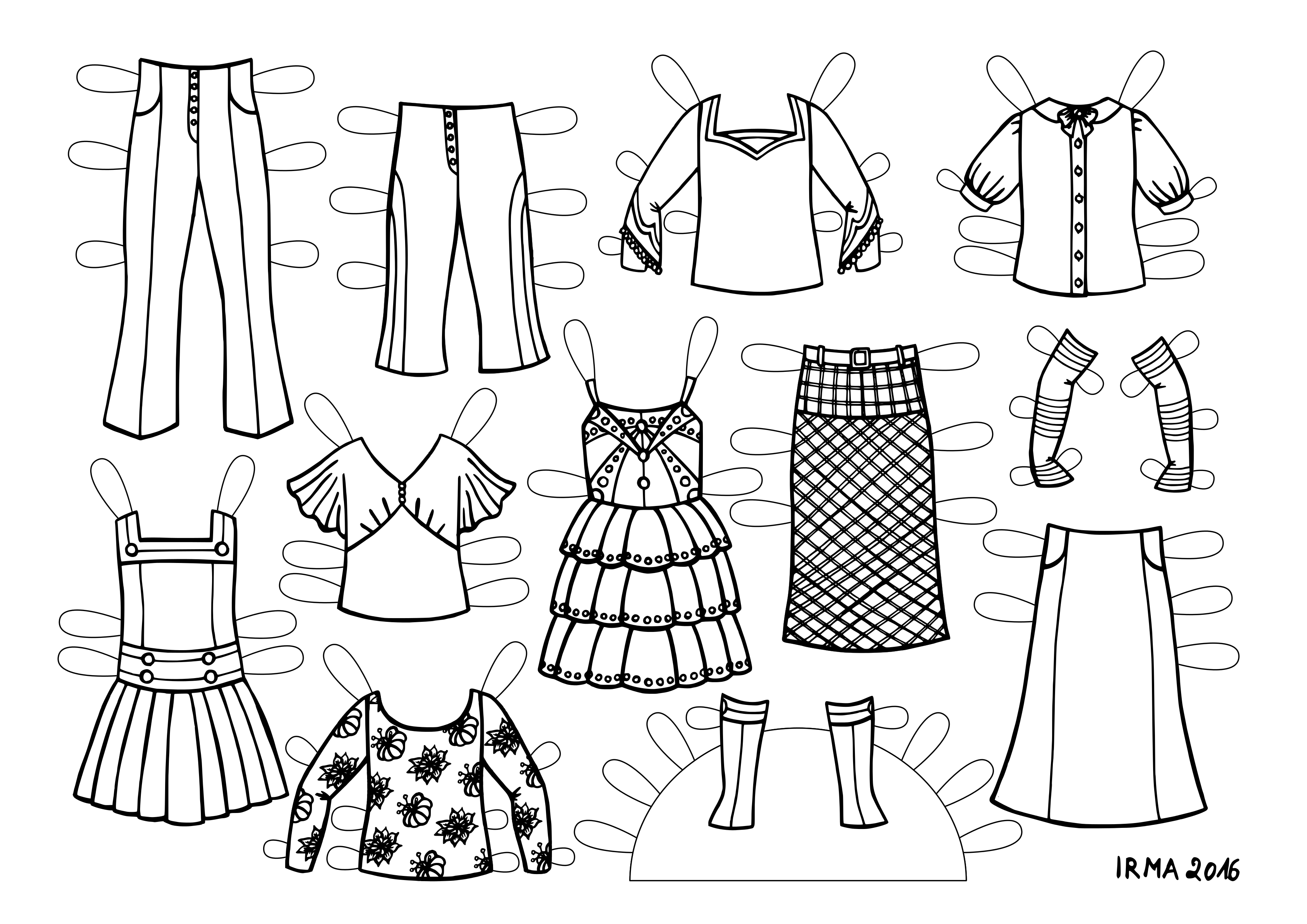 Kaks paari pükse, neli pluusi, saapad, pikad sõrmedeta kindad, kaks kleiti ja kaks seelikut. All on väike kiri: IRMA 2016.